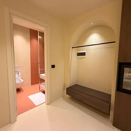 Luxuria Center * Tirana